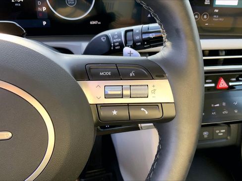 Used 2025 Hyundai Tucson Limited image 24