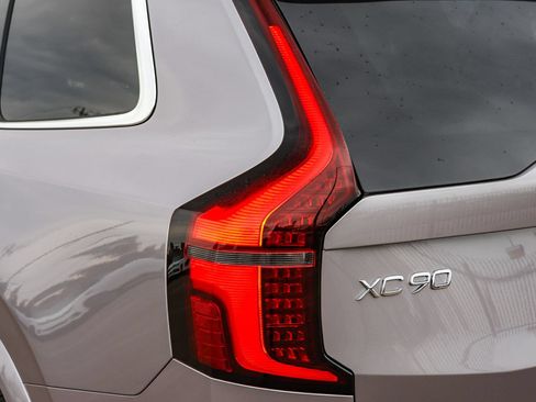 New 2026 Volvo XC90 B6 Plus w/ Protection Package AWD/4WD image 11