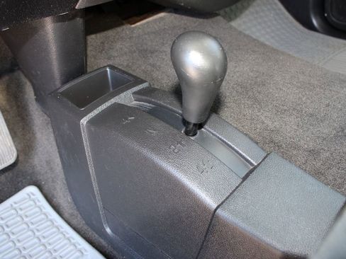 Used 2018 Chevrolet Silverado 1500 Custom w/ Custom Value Package image 16