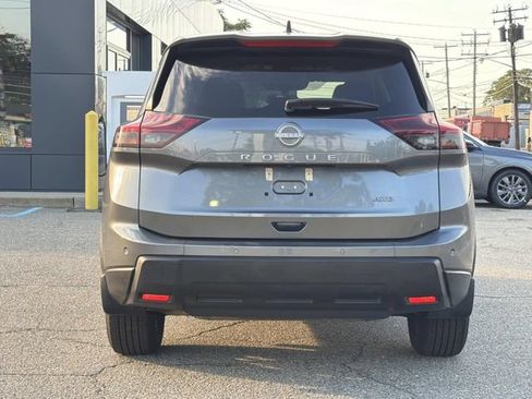 Used 2025 Nissan Rogue S AWD/4WD image 6