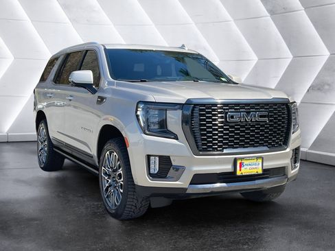Used 2024 GMC Yukon Denali Ultimate AWD/4WD image 8
