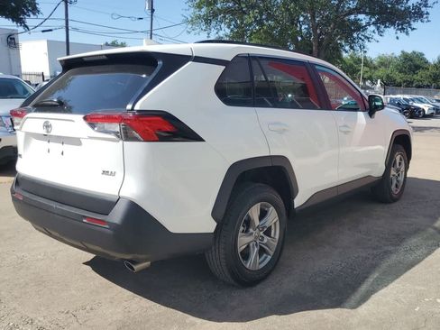Used 2025 Toyota RAV4 XLE FWD image 6