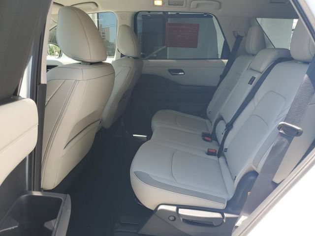 Certified 2025 Nissan Pathfinder SL FWD image 31