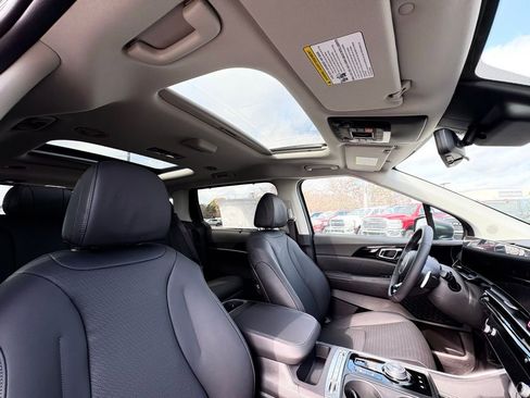 New 2026 Kia Carnival SX Prestige image 32