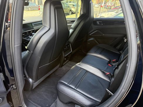Used 2019 Porsche Cayenne image 30