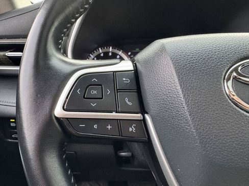 Used 2023 Toyota Highlander XLE FWD image 24