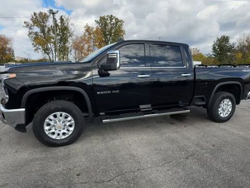 Used 2024 Chevrolet Silverado 2500 LTZ image 4