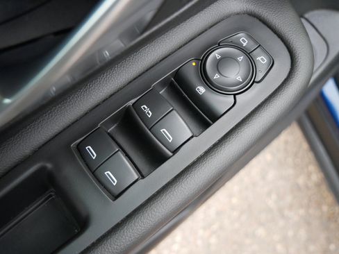 Used 2023 GMC Terrain SLE w/ Driver Convenience Package image 13