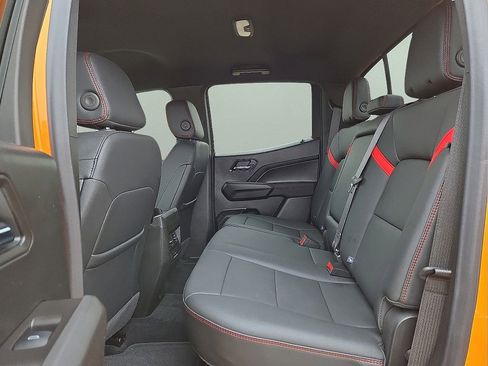 Used 2025 Chevrolet Colorado Z71 w/ Technology Package image 14