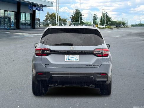 Used 2026 Honda Pilot Black Edition image 8