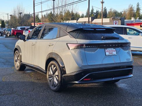 Used 2023 Nissan Ariya AWD image 5