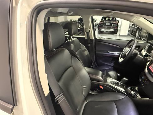Used 2018 Dodge Journey GT AWD/4WD image 28