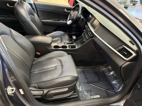 Used 2020 Kia Optima SE image 16