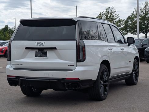 Used 2025 Cadillac Escalade V AWD/4WD image 5