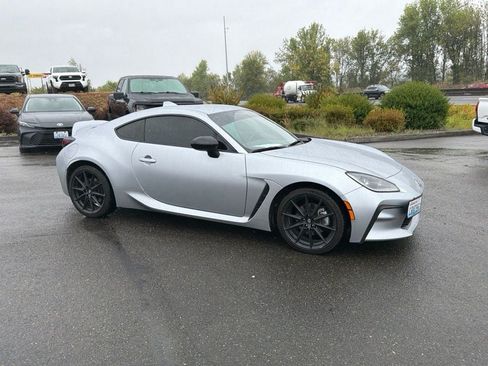 Used 2025 Toyota GR86 Premium w/ ALL Weather Mat Package (TMS) RWD image 3
