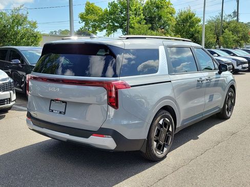 New 2026 Kia Carnival EX FWD image 6