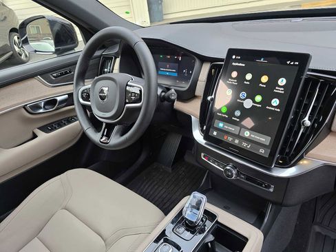 New 2026 Volvo XC90 B6 Plus w/ Protection Package AWD/4WD image 10