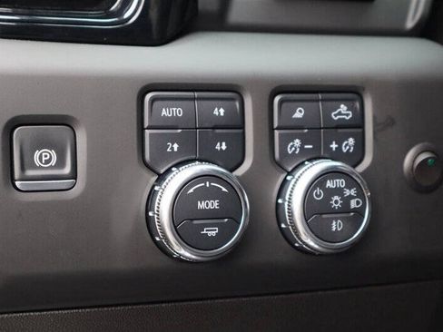 Used 2025 GMC Sierra 3500 AT4 w/ AT4 Premium Plus Package AWD/4WD image 23