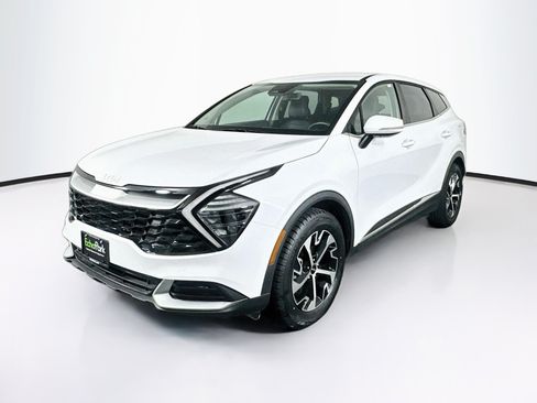 Used 2025 Kia Sportage EX FWD image 3