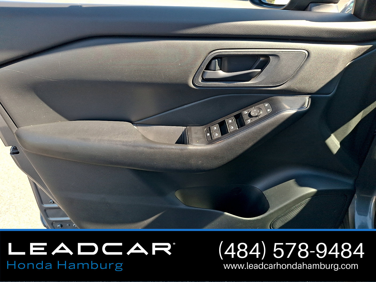 Used 2024 Nissan Rogue S AWD/4WD image 12