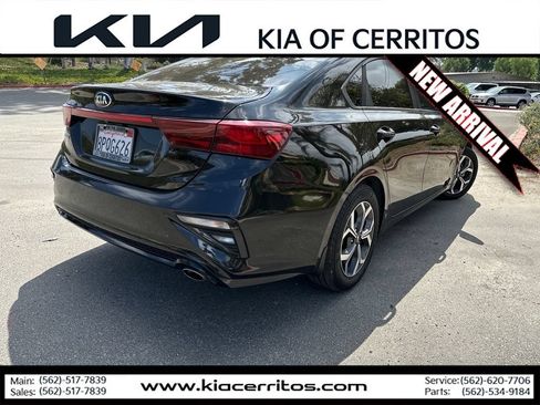 Used 2020 Kia Forte LXS FWD image 5