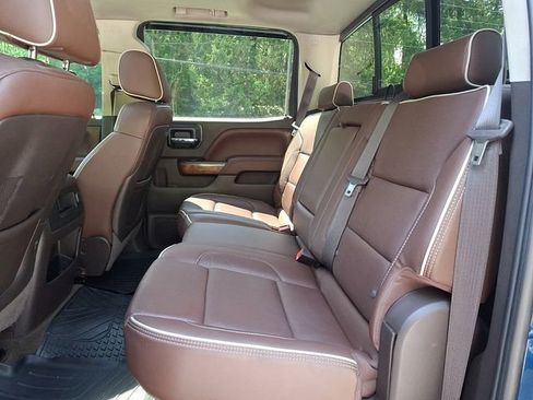 Used 2015 Chevrolet Silverado 1500 High Country w/ High Country Premium Package AWD/4WD image 12