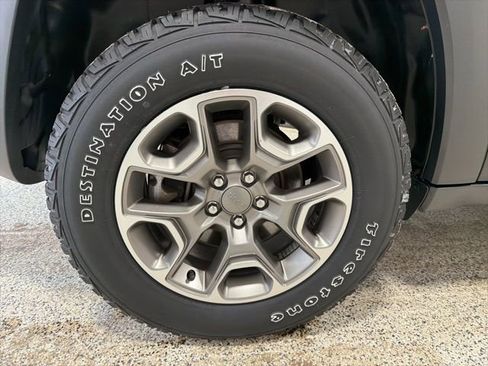 Used 2021 Jeep Cherokee Trailhawk w/ Sun, Sound & Nav Group image 43