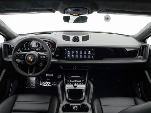 New 2025 Porsche Cayenne GTS image 21