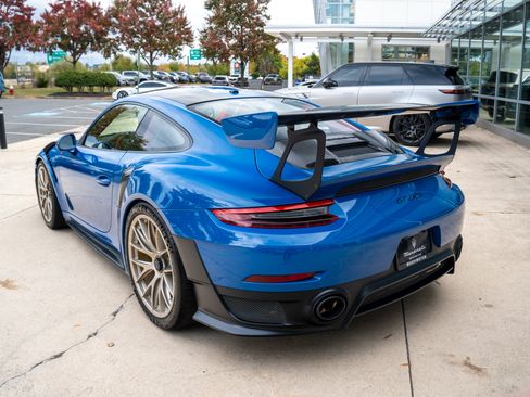 Used 2018 Porsche 911 GT2 RS image 3