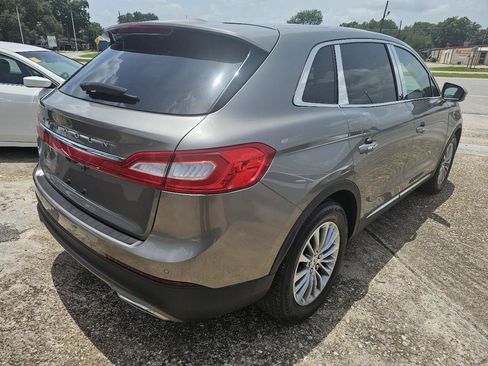 Used 2016 Lincoln MKX Select w/ Select Plus Package FWD image 10