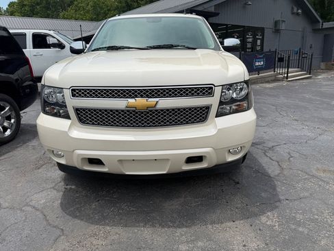 Used 2013 Chevrolet Avalanche LTZ AWD/4WD image 14