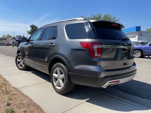 Used 2017 Ford Explorer XLT AWD/4WD image 6