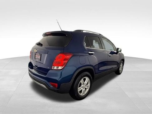 Used 2019 Chevrolet Trax LT w/ LT Convenience Package FWD image 8