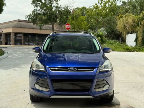 Used 2014 Ford Escape Titanium w/ Equipment Group 401A FWD image 2