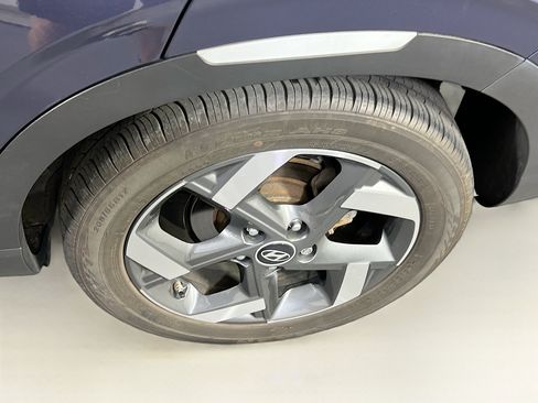 Used 2023 Hyundai Venue Limited FWD image 30