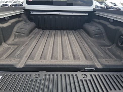 New 2026 Nissan Frontier SV w/ SV Convenience Package RWD image 7