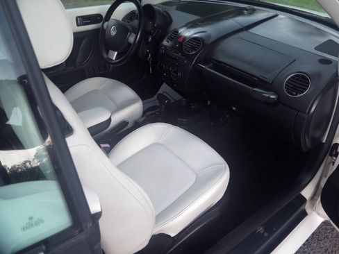 Used 2007 Volkswagen Beetle Triple White Edition FWD image 17