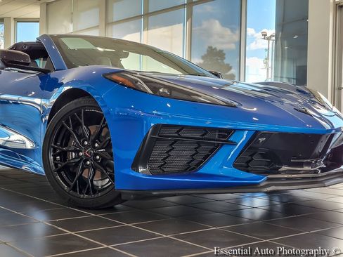 Used 2024 Chevrolet Corvette Stingray Preferred Cpe w/ Battery Protection Package RWD image 2