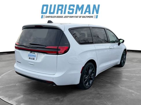 New 2026 Chrysler Pacifica Select image 6