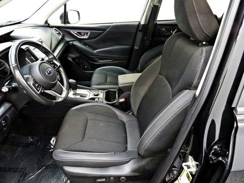 Used 2019 Subaru Forester Premium image 8