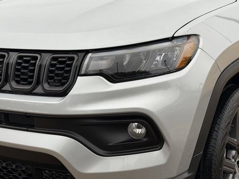 New 2026 Jeep Compass Latitude image 11