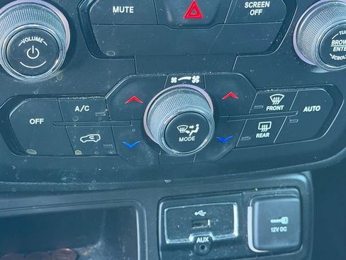 Used 2020 Jeep Renegade Altitude image 20