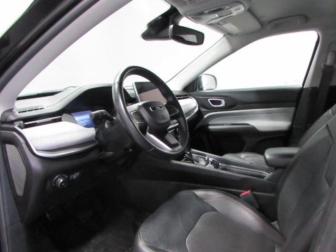 Used 2022 Jeep Compass Latitude AWD/4WD image 13