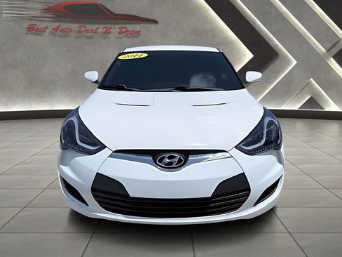 Used 2014 Hyundai Veloster FWD image 2