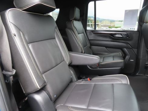 Certified 2025 Chevrolet Suburban Premier image 37