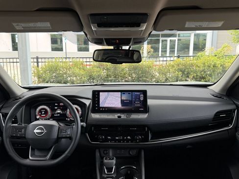 Used 2026 Nissan Rogue SL FWD image 34