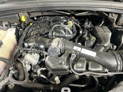 Used 2023 Jeep Grand Cherokee Altitude AWD/4WD image 29