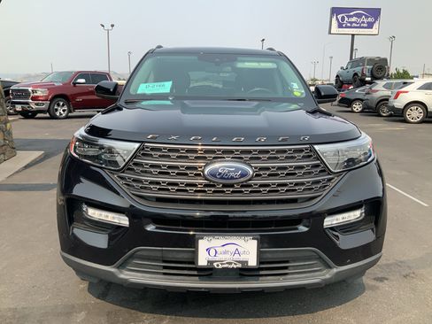 Used 2023 Ford Explorer XLT w/ Equipment Group 202A AWD/4WD image 3