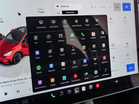 Used 2023 Tesla Model Y Long Range AWD/4WD image 13