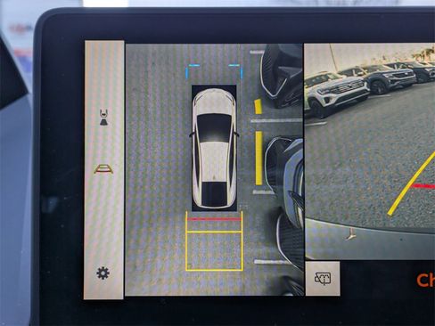 Used 2024 Toyota Prius Prime SE image 30